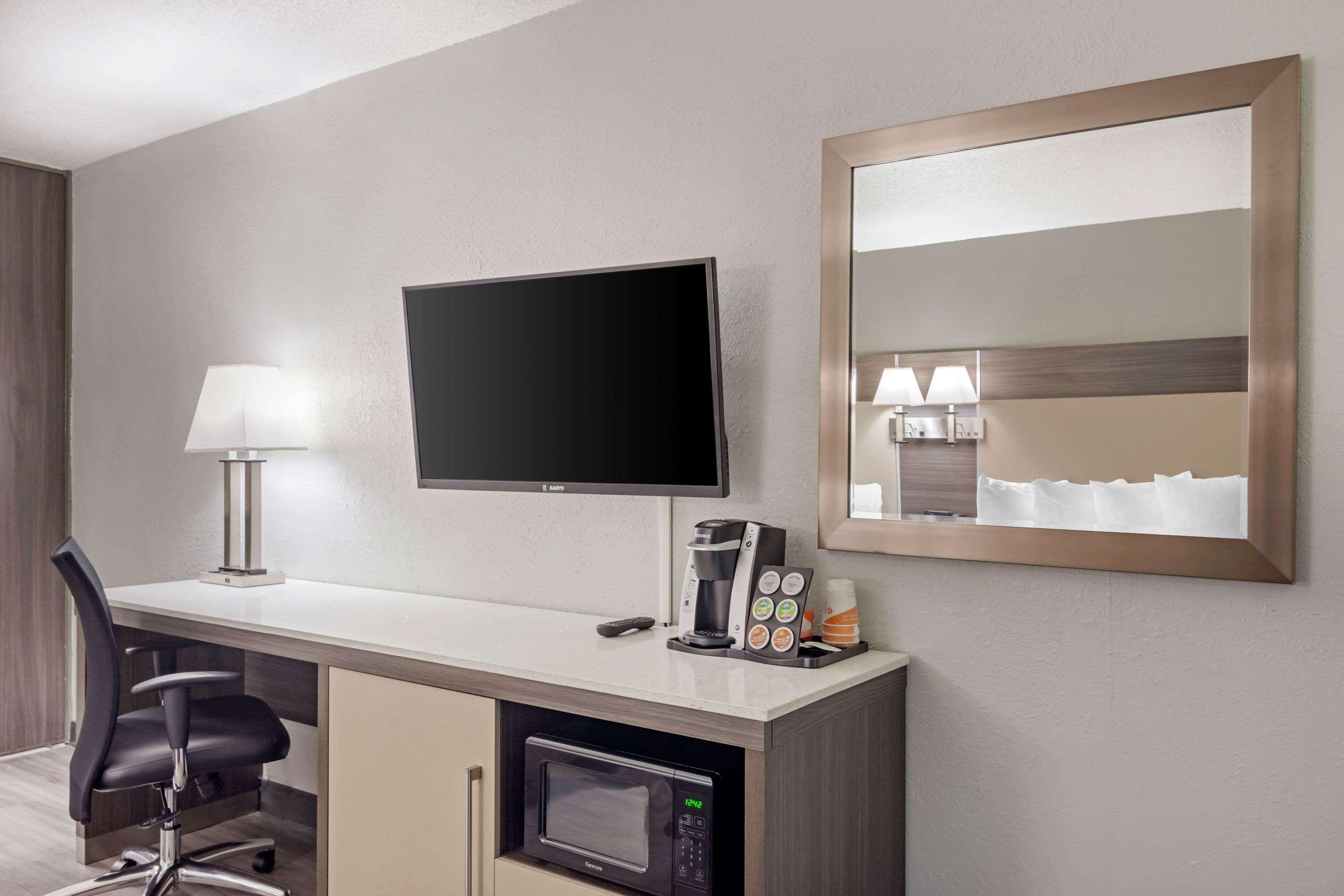 Quality Inn & Suites Cartersville Bagian luar foto