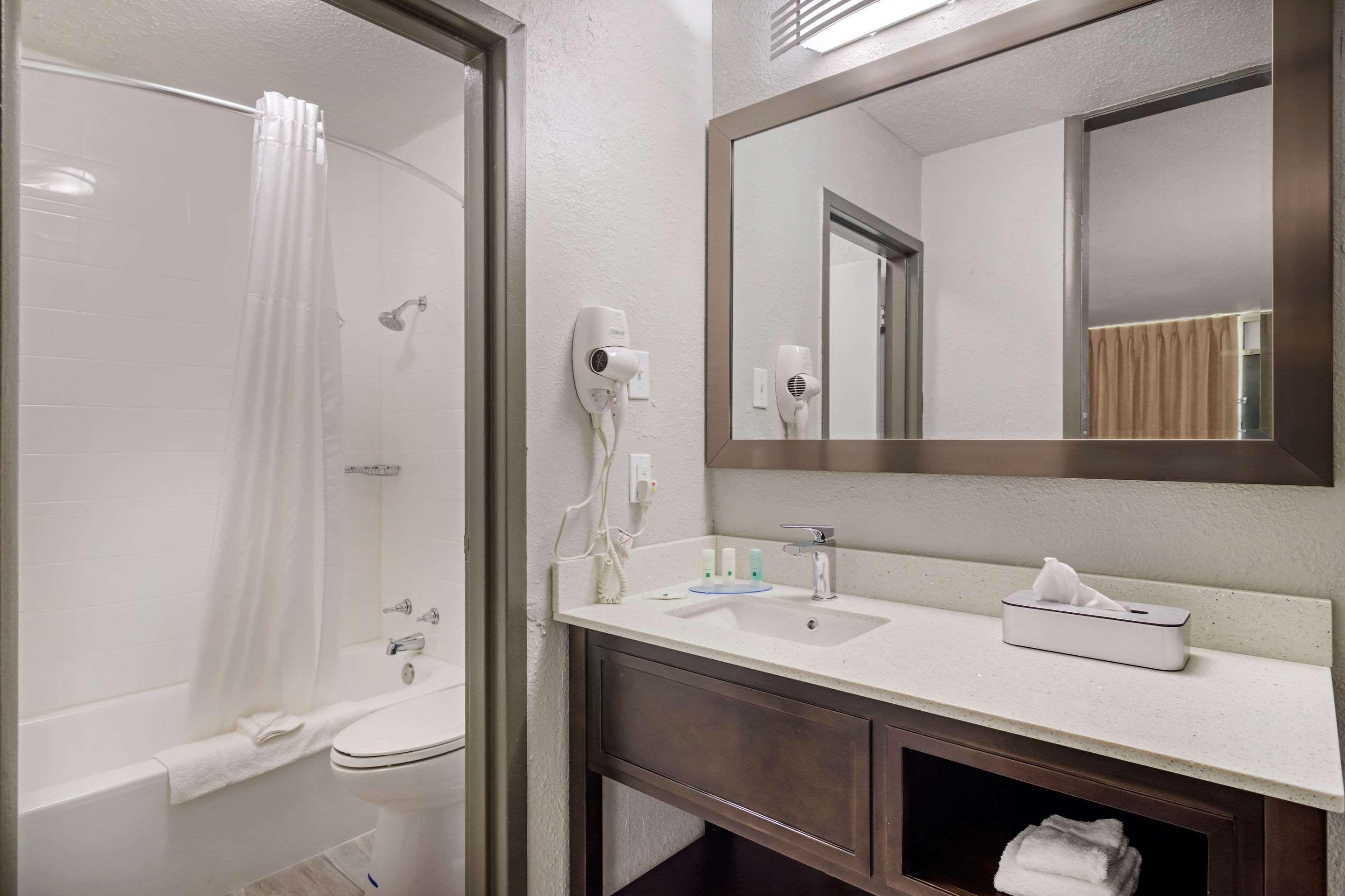 Quality Inn & Suites Cartersville Bagian luar foto