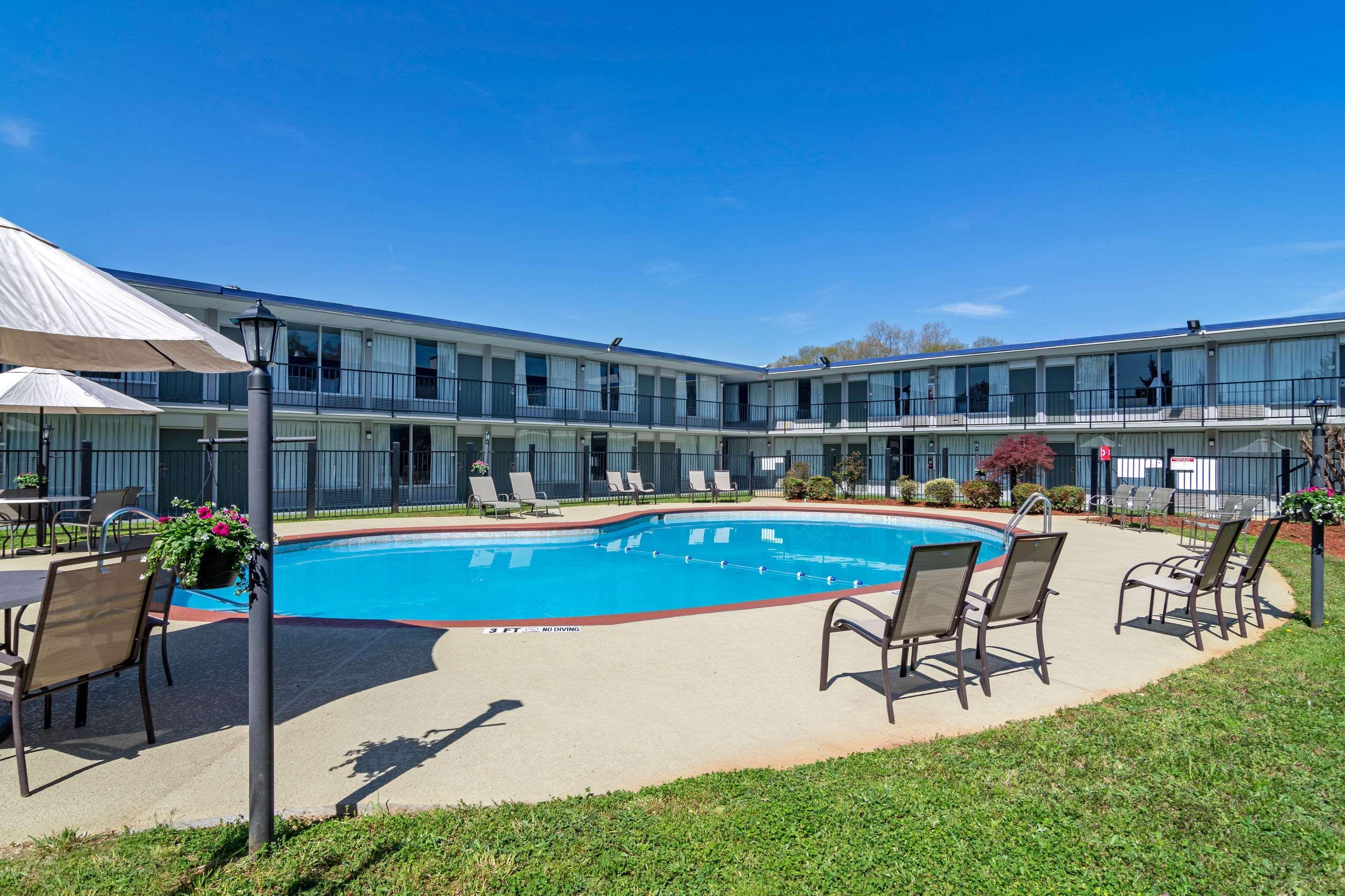 Quality Inn & Suites Cartersville Bagian luar foto