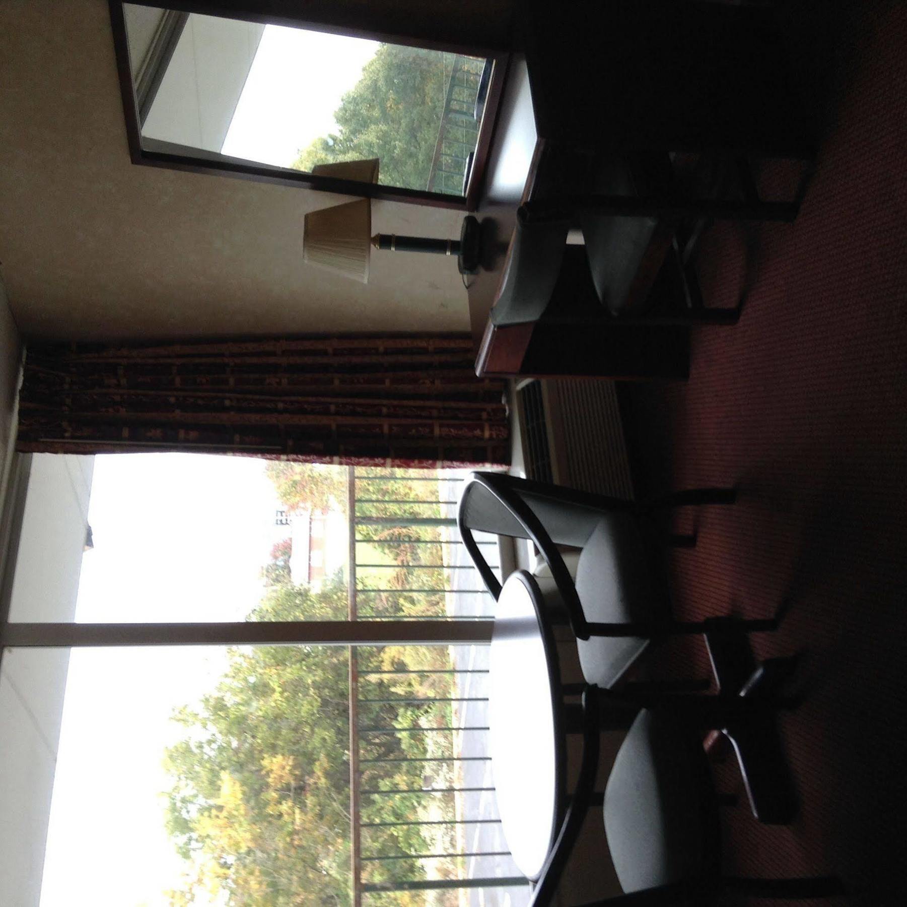Quality Inn & Suites Cartersville Bagian luar foto